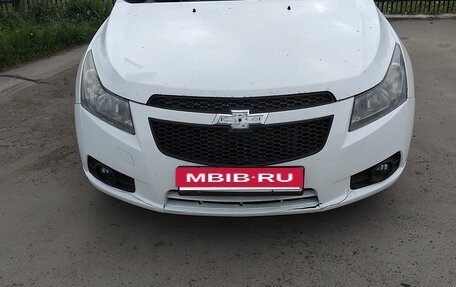 Chevrolet Cruze II, 2011 год, 555 000 рублей, 3 фотография
