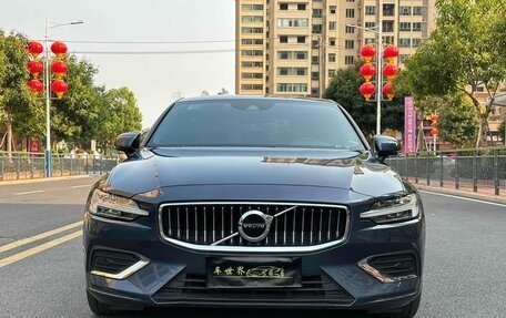 Volvo S60 III, 2022 год, 2 260 000 рублей, 3 фотография