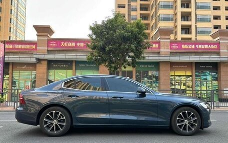 Volvo S60 III, 2022 год, 2 260 000 рублей, 5 фотография