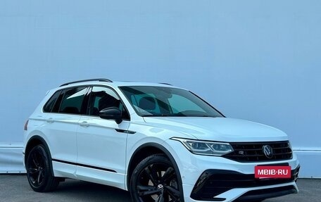 Volkswagen Tiguan II, 2021 год, 3 627 800 рублей, 3 фотография