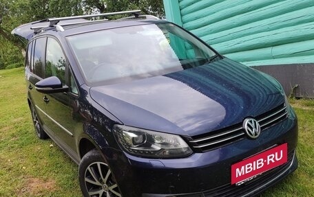 Volkswagen Touran III, 2013 год, 1 500 000 рублей, 2 фотография
