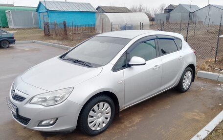 Opel Astra J, 2010 год, 750 000 рублей, 2 фотография