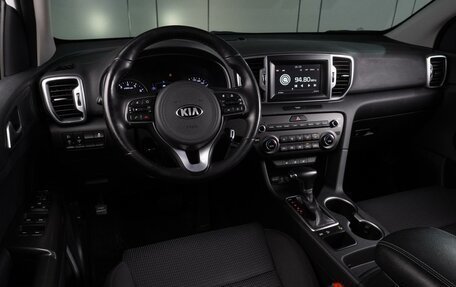 KIA Sportage IV рестайлинг, 2018 год, 1 899 000 рублей, 6 фотография