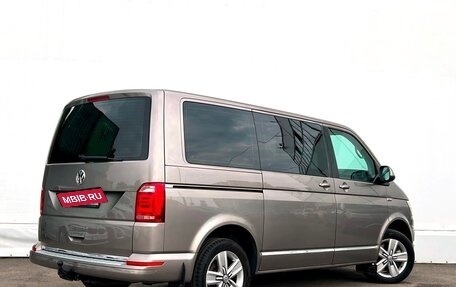 Volkswagen Multivan T6 рестайлинг, 2016 год, 3 257 800 рублей, 2 фотография