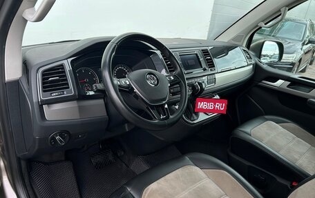 Volkswagen Multivan T6 рестайлинг, 2016 год, 3 257 800 рублей, 5 фотография