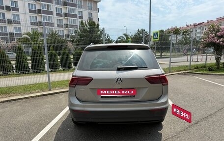 Volkswagen Tiguan II, 2019 год, 1 830 000 рублей, 3 фотография