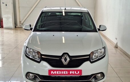 Renault Logan II, 2017 год, 870 000 рублей, 2 фотография