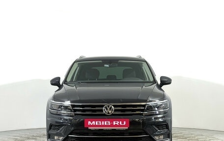 Volkswagen Tiguan II, 2018 год, 2 329 000 рублей, 2 фотография