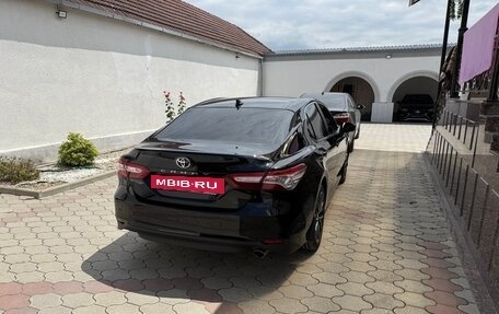 Toyota Camry, 2021 год, 3 450 000 рублей, 2 фотография