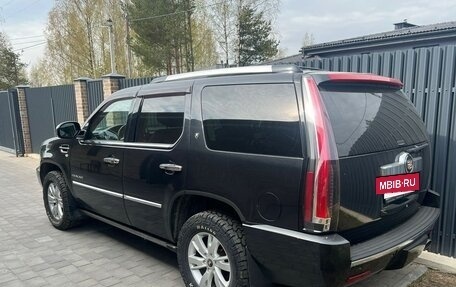 Cadillac Escalade III, 2010 год, 2 050 000 рублей, 2 фотография