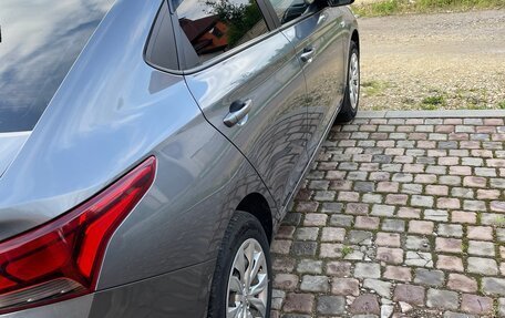 Hyundai Solaris II рестайлинг, 2017 год, 1 250 000 рублей, 3 фотография