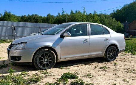 Volkswagen Jetta VI, 2010 год, 590 000 рублей, 2 фотография