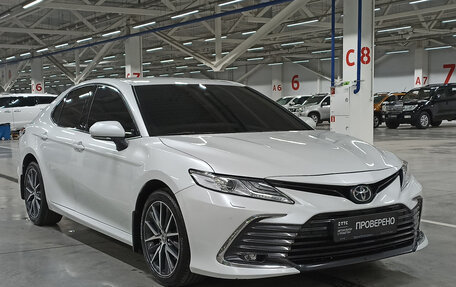 Toyota Camry, 2021 год, 2 990 000 рублей, 3 фотография