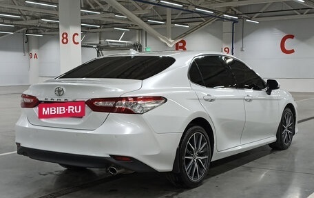 Toyota Camry, 2021 год, 2 990 000 рублей, 5 фотография