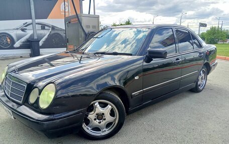 Mercedes-Benz E-Класс, 1998 год, 203 000 рублей, 1 фотография
