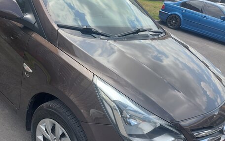 Hyundai Solaris II рестайлинг, 2015 год, 1 270 000 рублей, 2 фотография