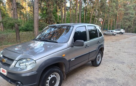Chevrolet Niva I рестайлинг, 2011 год, 425 000 рублей, 4 фотография