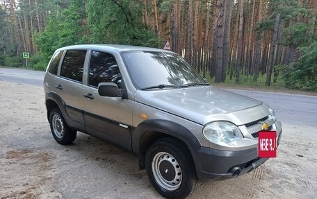 Chevrolet Niva I рестайлинг, 2011 год, 425 000 рублей, 3 фотография