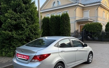 Hyundai Solaris II рестайлинг, 2011 год, 970 000 рублей, 3 фотография