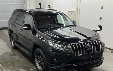 Toyota Land Cruiser Prado 150 рестайлинг 2, 2022 год, 5 489 000 рублей, 2 фотография