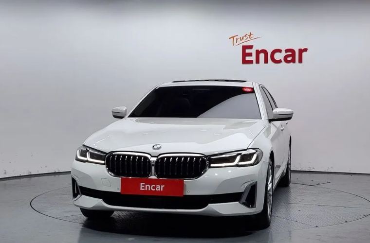 BMW 5 серия G30, 2020 год, 5 380 000 рублей, 3 фотография