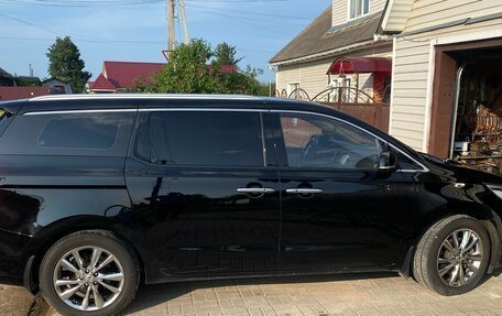 KIA Carnival III, 2019 год, 3 250 000 рублей, 2 фотография
