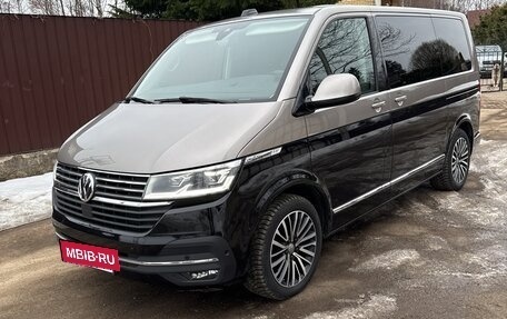 Volkswagen Multivan T6 рестайлинг, 2020 год, 7 100 000 рублей, 2 фотография