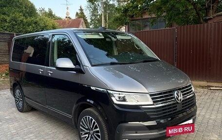 Volkswagen Multivan T6 рестайлинг, 2020 год, 7 100 000 рублей, 4 фотография
