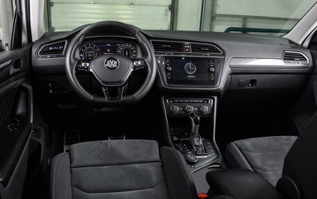 Volkswagen Tiguan II, 2018 год, 2 487 000 рублей, 6 фотография