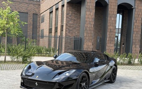 Ferrari 812, 2020 год, 32 000 000 рублей, 2 фотография