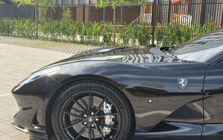 Ferrari 812, 2020 год, 32 000 000 рублей, 3 фотография
