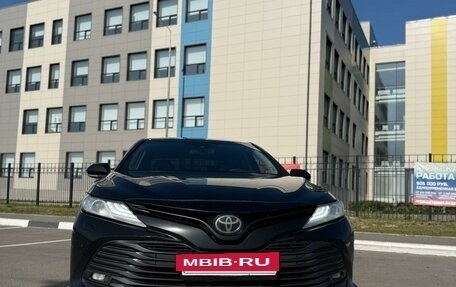 Toyota Camry, 2018 год, 2 350 000 рублей, 3 фотография