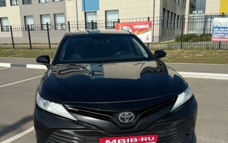 Toyota Camry, 2018 год, 2 350 000 рублей, 2 фотография