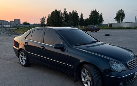 Mercedes-Benz C-Класс, 2004 год, 850 000 рублей, 4 фотография