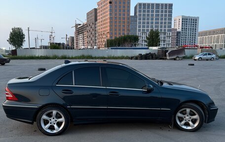 Mercedes-Benz C-Класс, 2004 год, 850 000 рублей, 3 фотография
