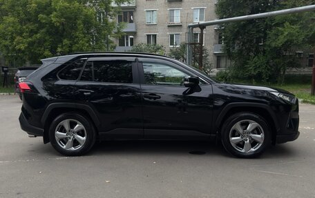 Toyota RAV4, 2021 год, 2 850 000 рублей, 4 фотография
