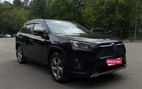 Toyota RAV4, 2021 год, 2 850 000 рублей, 3 фотография