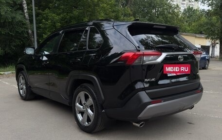 Toyota RAV4, 2021 год, 2 850 000 рублей, 7 фотография