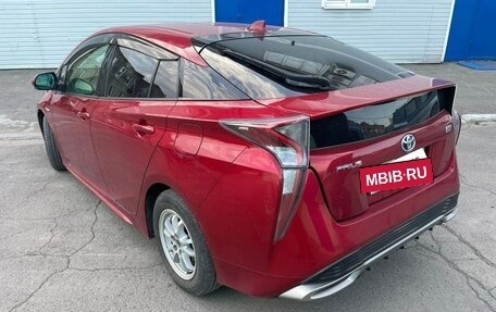 Toyota Prius IV XW50, 2018 год, 1 680 000 рублей, 4 фотография