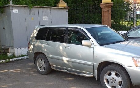 Toyota Kluger I, 2003 год, 1 070 000 рублей, 3 фотография