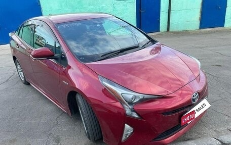 Toyota Prius IV XW50, 2018 год, 1 680 000 рублей, 3 фотография
