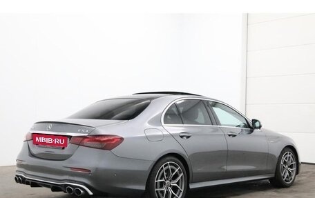 Mercedes-Benz E-Класс AMG, 2022 год, 6 800 000 рублей, 2 фотография