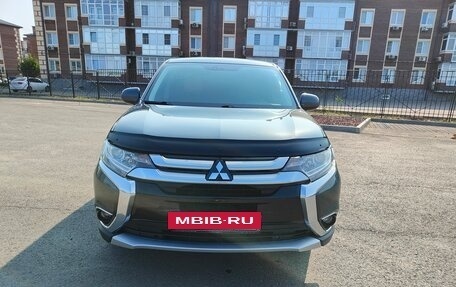 Mitsubishi Outlander III рестайлинг 3, 2017 год, 1 700 000 рублей, 2 фотография