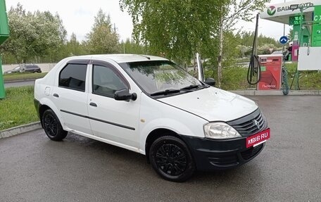 Renault Logan I, 2013 год, 305 000 рублей, 2 фотография