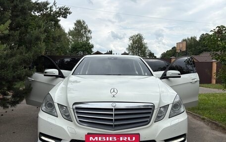 Mercedes-Benz E-Класс, 2012 год, 1 750 000 рублей, 2 фотография
