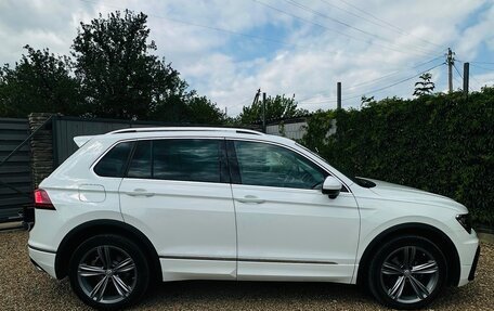 Volkswagen Tiguan II, 2019 год, 3 075 000 рублей, 2 фотография