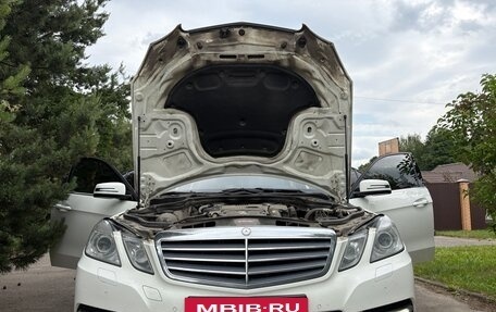 Mercedes-Benz E-Класс, 2012 год, 1 750 000 рублей, 3 фотография