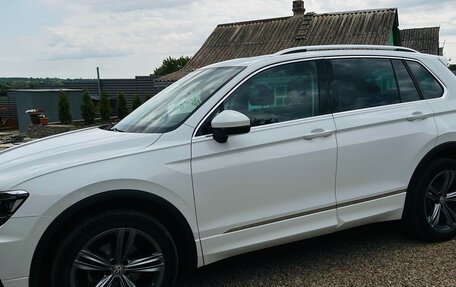 Volkswagen Tiguan II, 2019 год, 3 075 000 рублей, 5 фотография