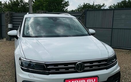 Volkswagen Tiguan II, 2019 год, 3 075 000 рублей, 6 фотография