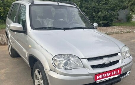 Chevrolet Niva I рестайлинг, 2017 год, 460 000 рублей, 2 фотография